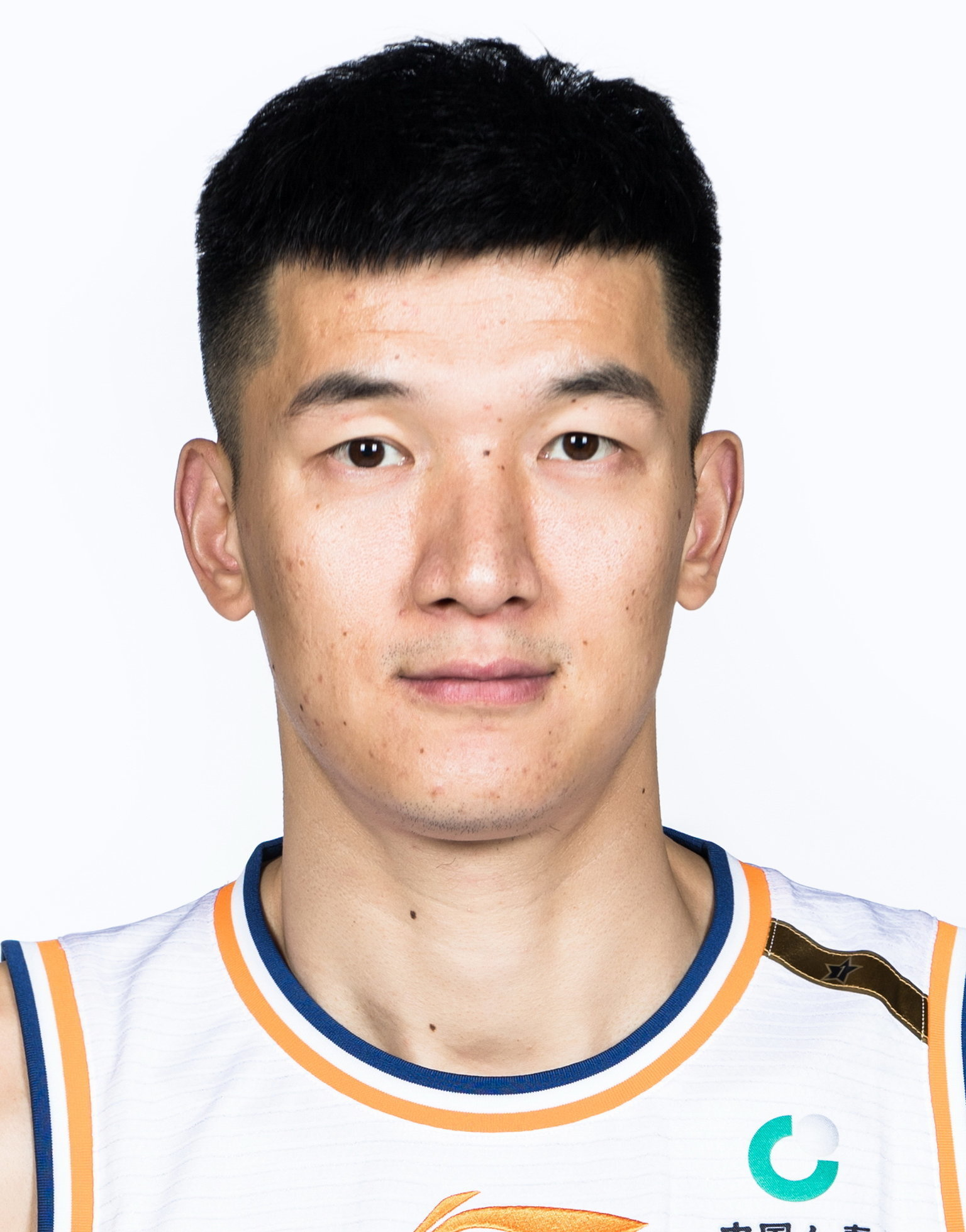 https://img.liaowen.cn/img/basketball/player/312ec654b16eeadc1188204ee3ec9527.jpg